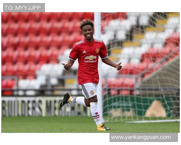 曼联女足在球员回家奔丧期间尝试外租引发争议